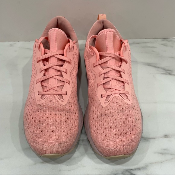 Nike Odyssey react shoe - Picture 3 of 8